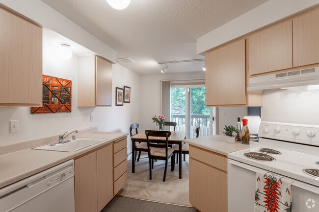 1BR, 1BA - 660 SF
