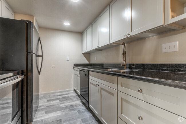 Kitchen - Gia @ Westchase Apartments