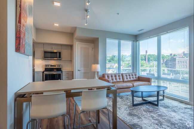 1BD 1BA 596 sq. ft.
