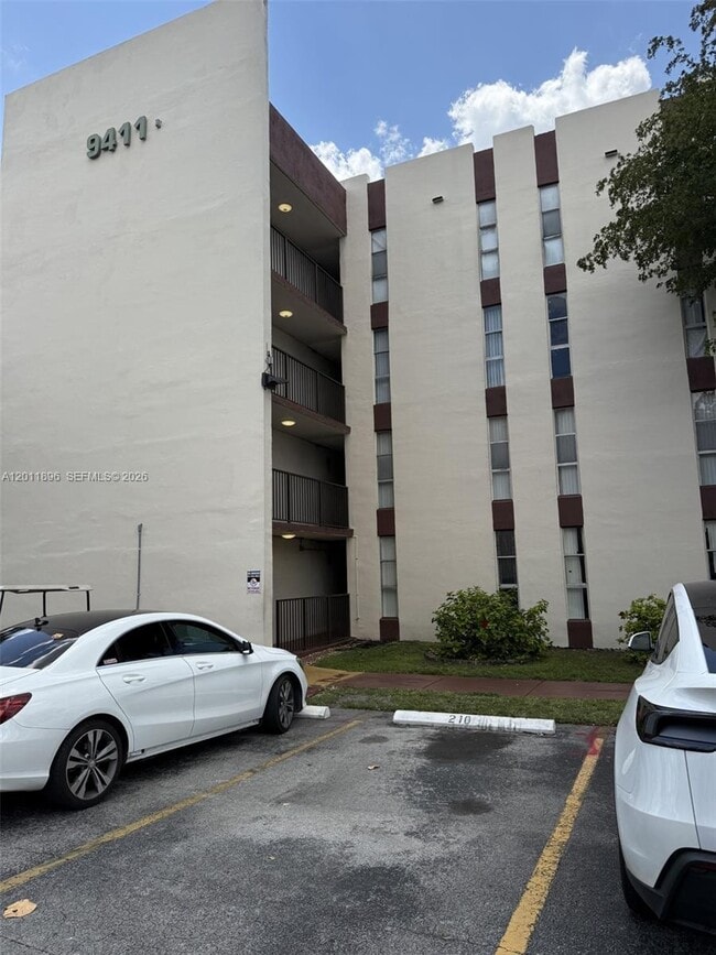 Building Photo - 9411 SW 4th St Unit 111