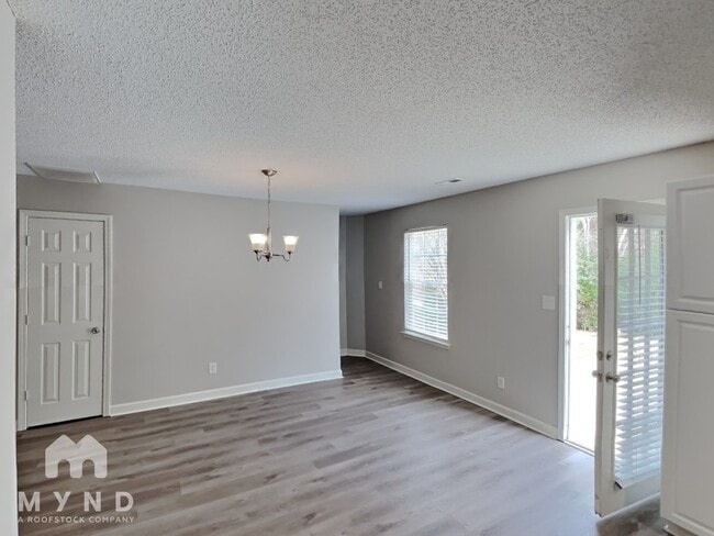 Photo - 2006 Harrison Park Dr