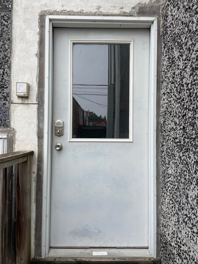 Photo - 173 E 2nd St Unidad #1