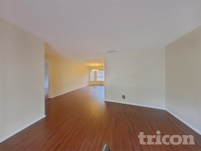 Photo - 1268 Maximilian St