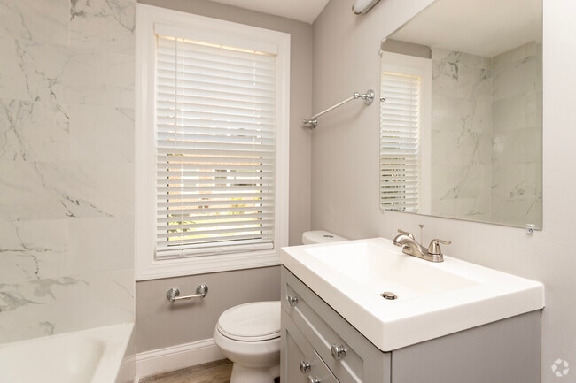 1HAB, 1BA - 960 ft² - Henry Louis Apartments