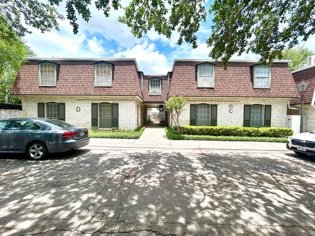 Photo - MOVE IN SPECIAL Upstairs Condo with Premium Amenities & Hardwood Floors!