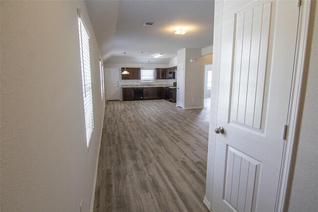 Photo - 209 Blue Crane St