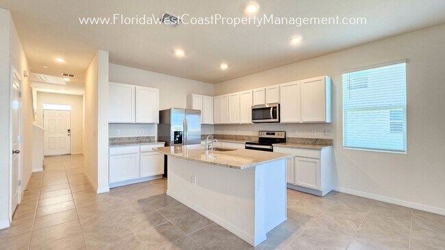 Photo - GORGEOUS CORNER TOWNHOME IN STAR FARMS- LAKEWOOD RANCH! 3 BED/2.5 BATH/1 CAR GARAGE!