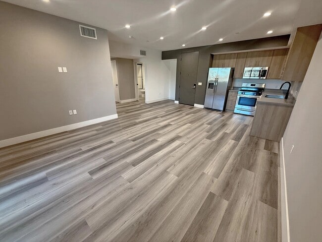 Photo - 11155 Huston St Unidad 305