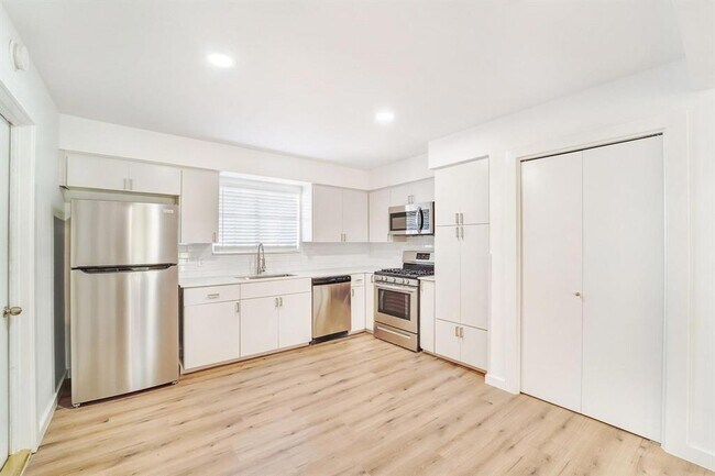 Photo - 8414 Staunton Dr