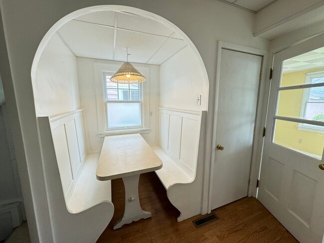 Photo - 2033 Perth St Unidad House