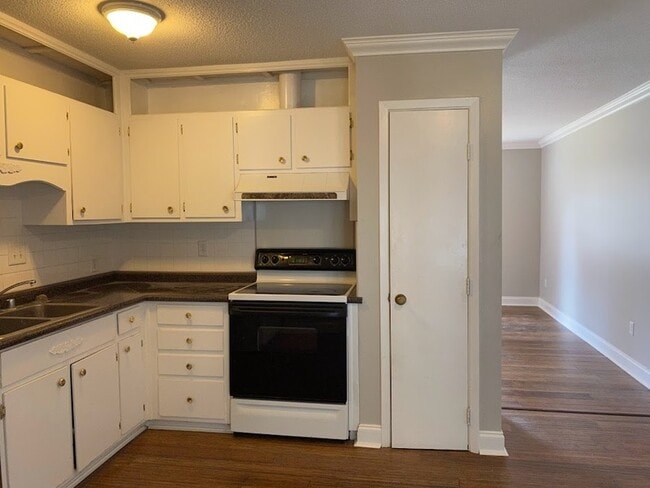 Photo - 14007 Glenview Dr SW