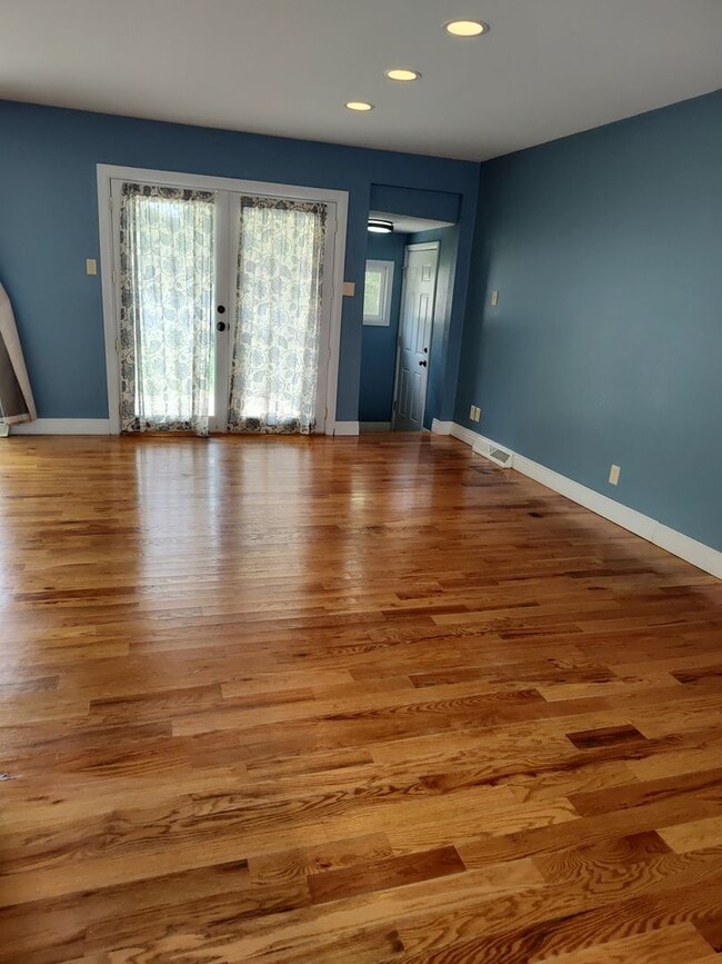 Photo - ALL PROSPECTIVE TENANTS MUST SUBMIT A $58 NON-REFUNDABLE APPLICATION FEE PER APPLICANT ONLINE AND...