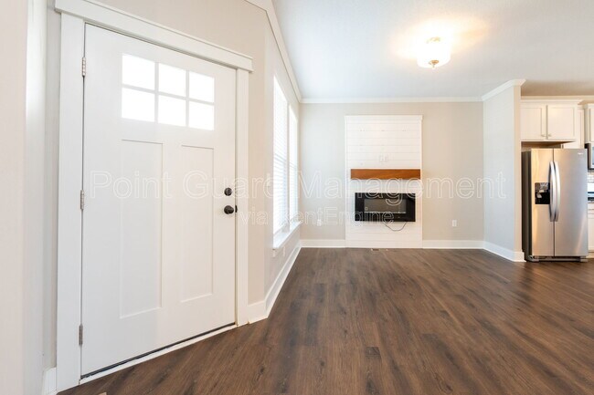 Photo - 331 N 127th St E