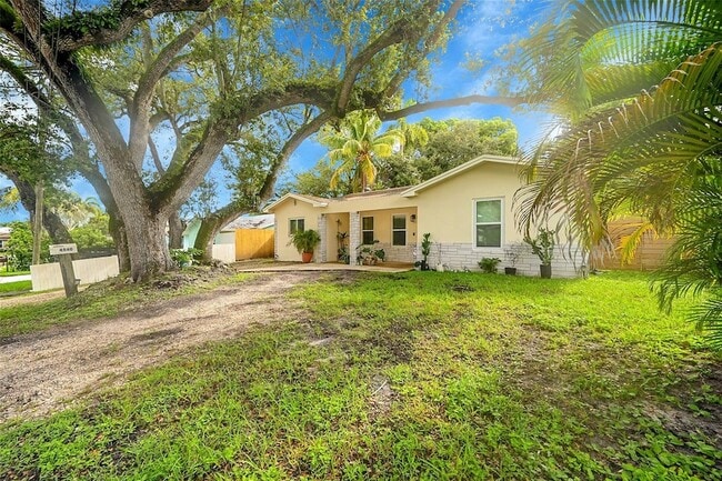 Building Photo - 4540 SW 26th Terrace Rental