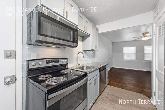 Photo - ? Renovated 2BR/1BA Near The Plaza with In... Unidad 2E