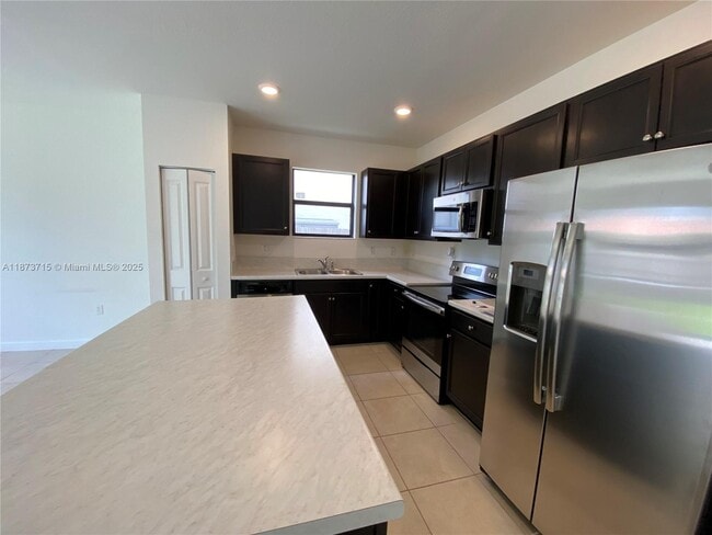 Photo - 2424 SE 3rd St