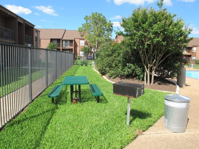 Photo - College Station - Cripple Creek Condos - 1 bedroom - 1 bath - pool on site.