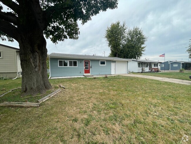 Building Photo - 3 Bedroom Fully Remodeled Marshalltown Rental