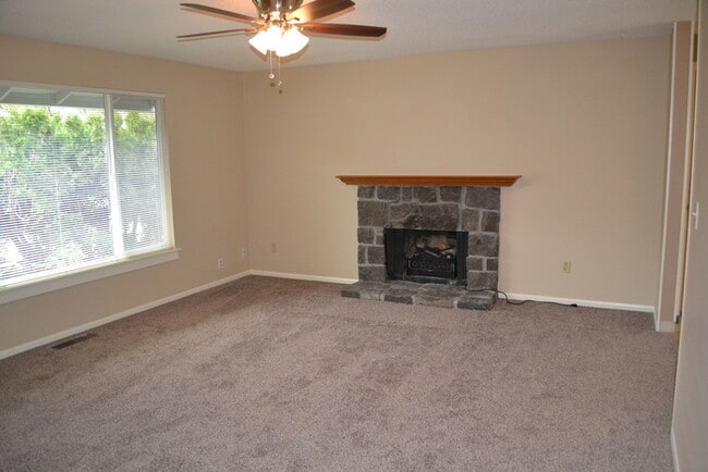 Photo - Beautiful Home w/Fenced Yard, Garage Is Minutes Away from Nike, Intel & MORE!