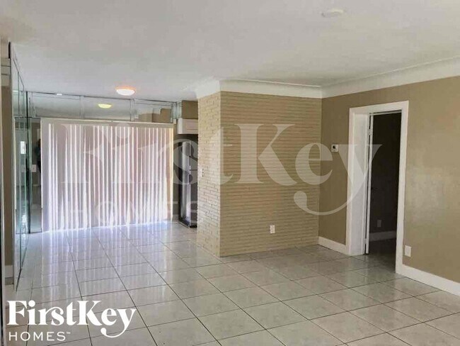 Photo - 2840 SW 2nd Ct