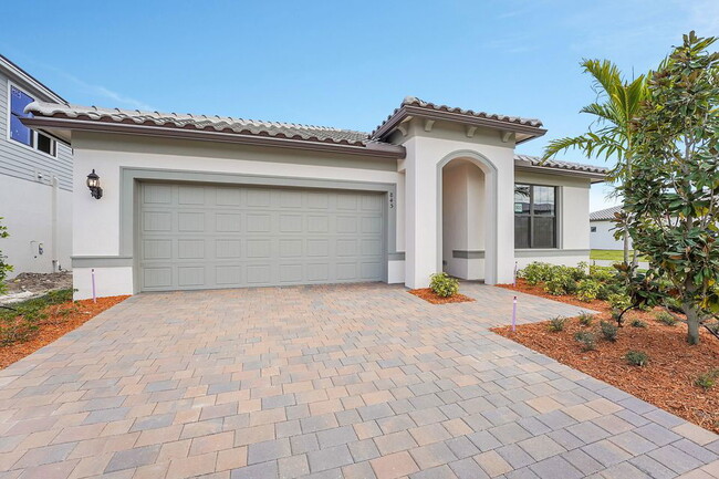 Photo - 845 SE Courances Dr