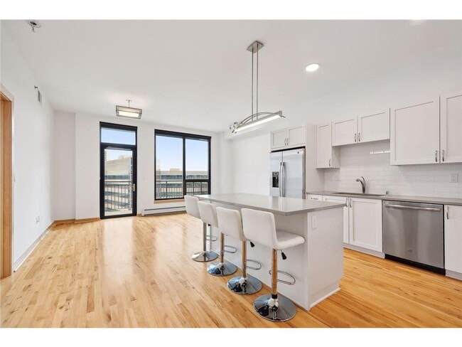 Building Photo - 1240 S 2nd St Unit 707