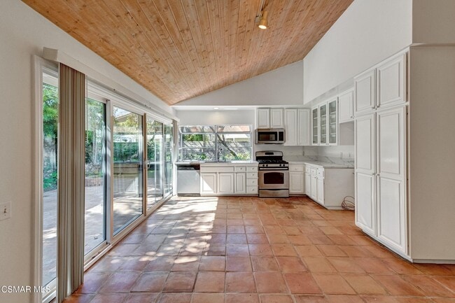 Photo - 2923 E Sierra Dr