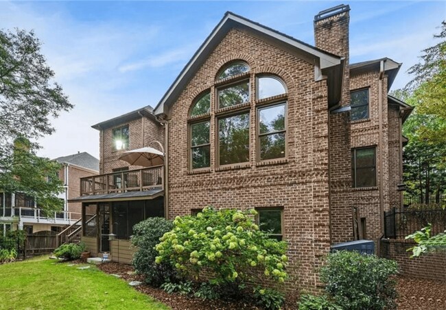 Photo - 2262 Meadowvale Dr NE