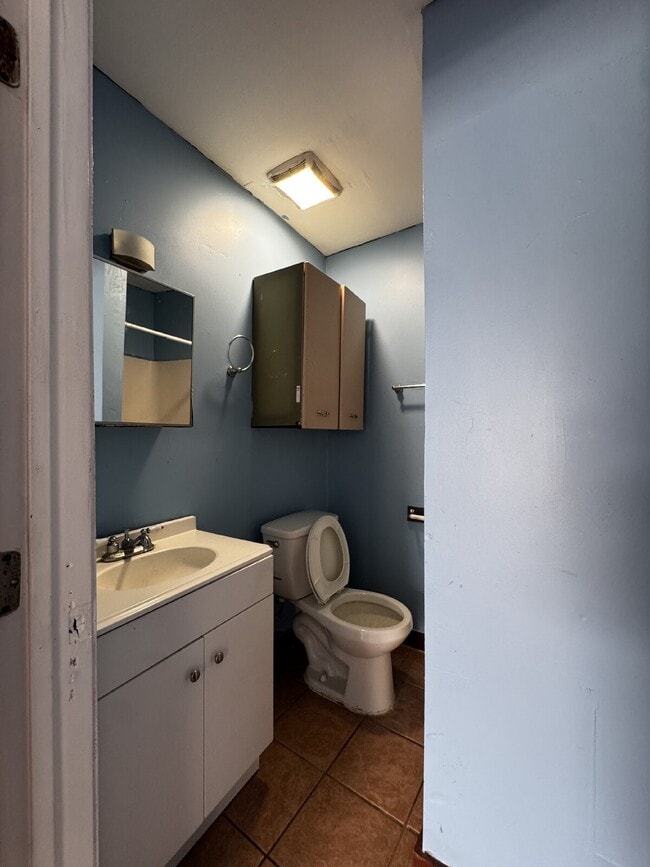 Building Photo - 3401 Ennis St Unit M