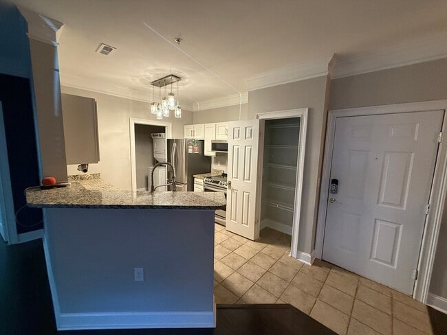 1421 Cambridge Lakes Dr
