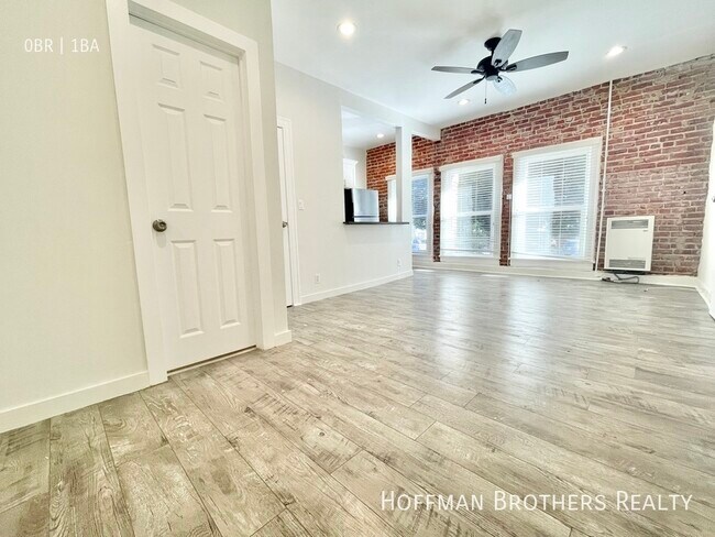 Photo - 1059 S Western Ave Unit 103A