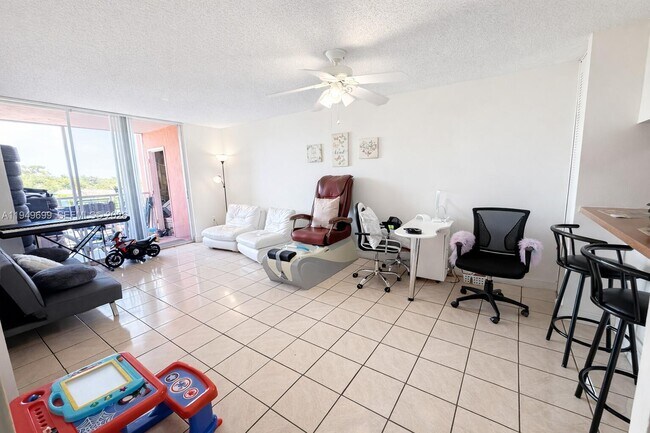 Photo - 19805 SW 114th Ave Unit 315