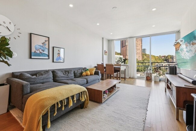 Photo - 915 Hudson Park