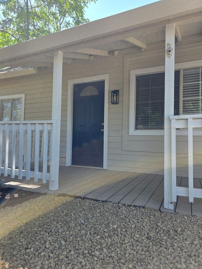 Photo - 4072 Flower St