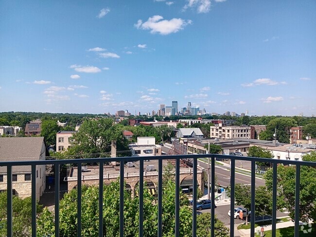 Building Photo - 1425 W 28th St Unit 620 Rental