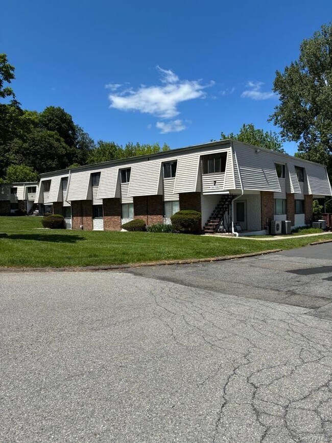 Photo - 705 Cortland Dr Unit 7E