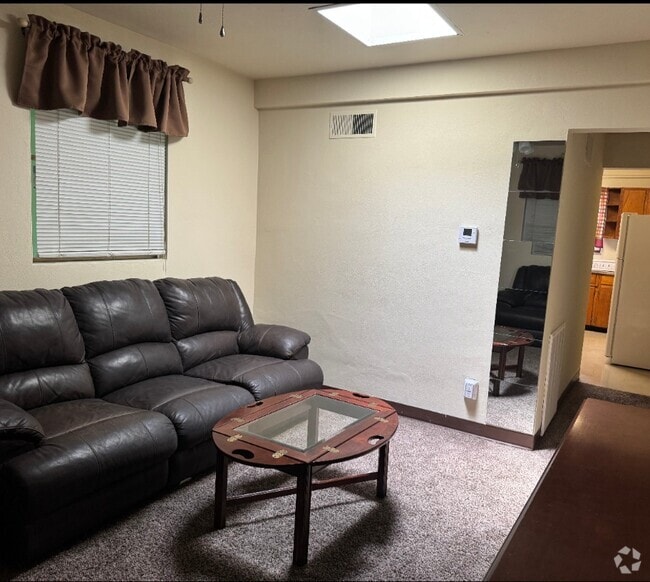 Building Photo - 1216 University Ave Unit #3 Rental