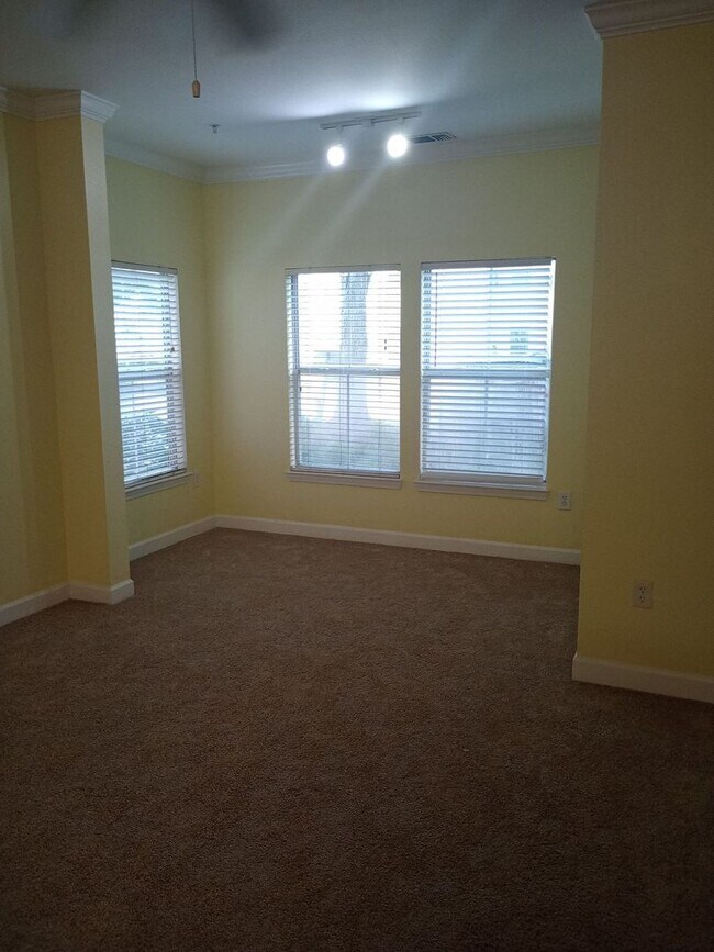 Photo - Equestrian Parc with Garage!