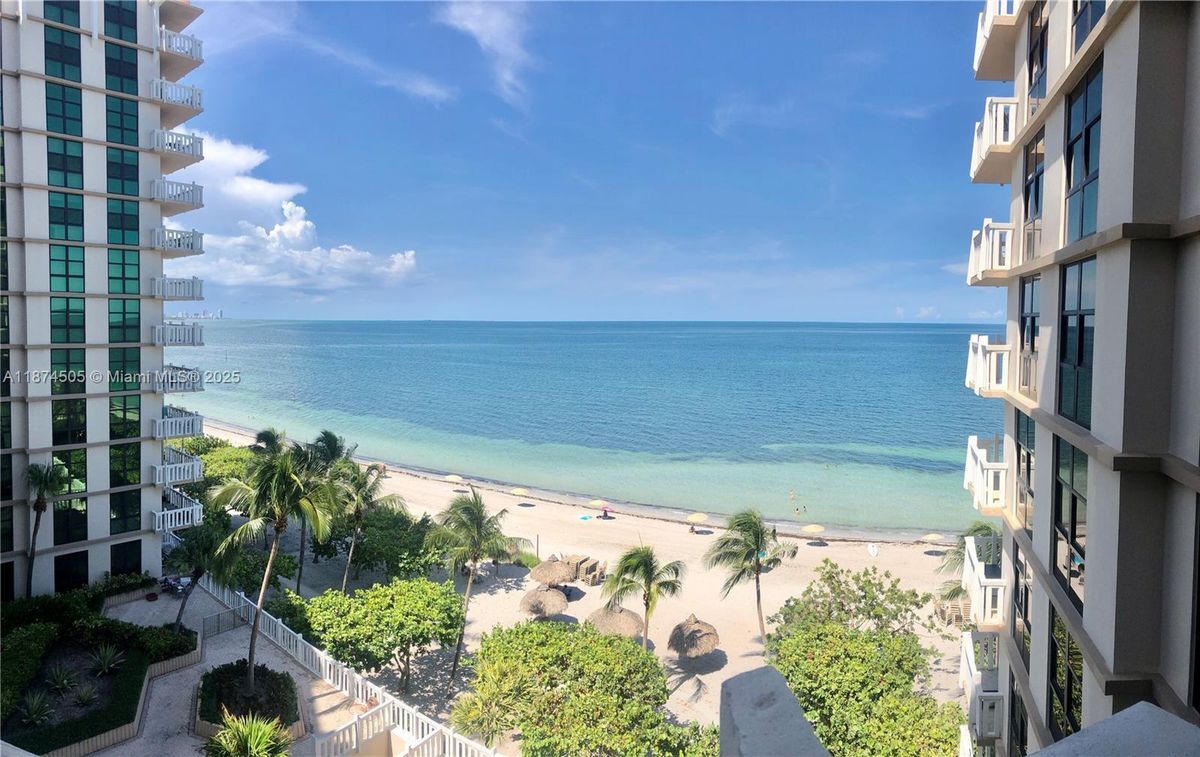 Photo - 1111 Crandon Blvd