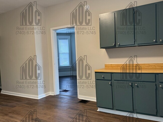 Photo - 160 1/2-160 1/2 Lake St