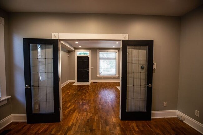 Photo - 221-223-223 Thurman Ave