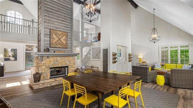 Photo - 1114 Winding Br Dr