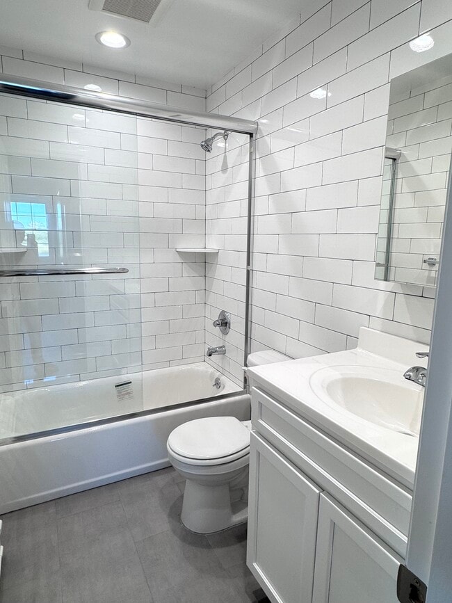 Photo - 6204 Hillmeyer Rd Unit Apt 2