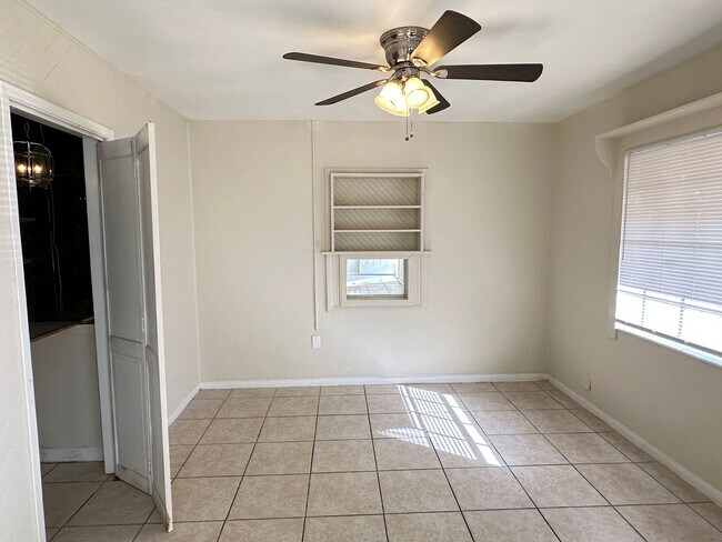 Photo - Spacious 5-Bedroom Single Family Home in Hillsborough County