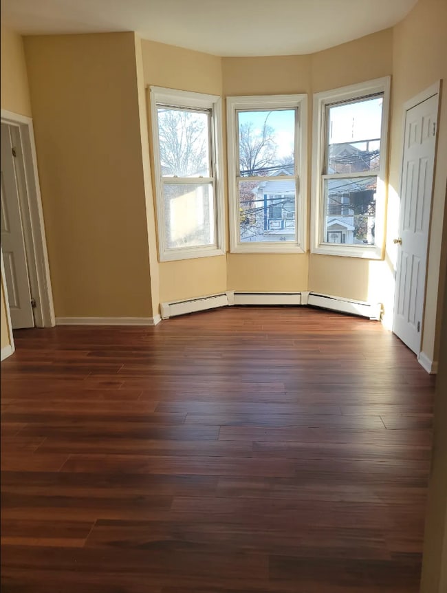 Building Photo - 422 S 7th St Unit 2nd Floor