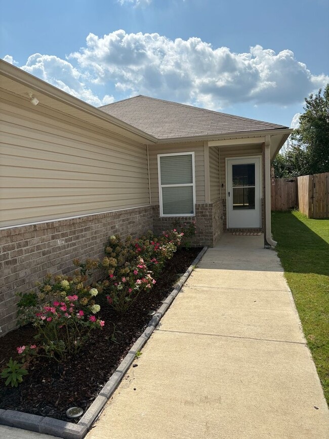 Photo - 3 bed, 2 bath available for rent now!