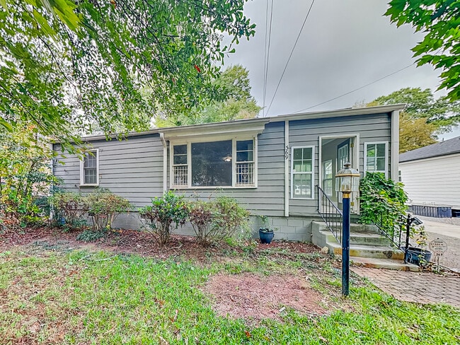 Building Photo - 369 Enota Pl SW