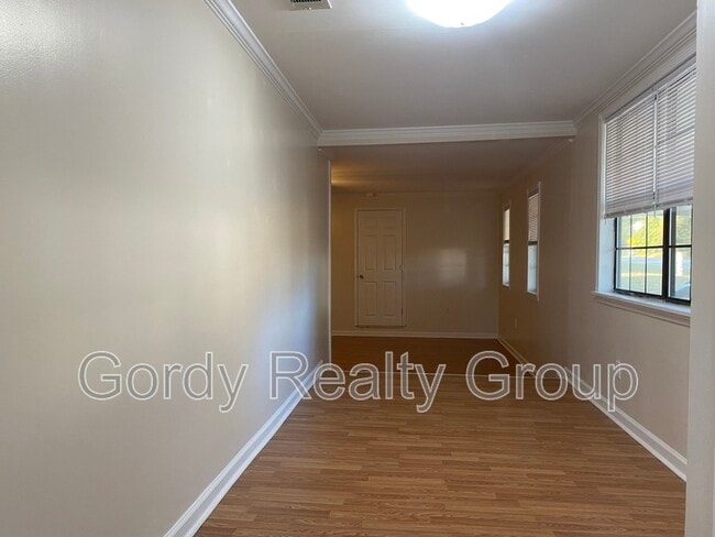 Photo - 2057 Gay Ave