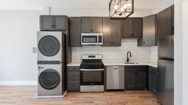 Building Photo - 1742 N California Ave Unit 2F