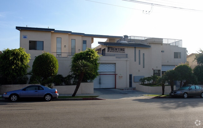 Building Photo - Palm Apartments